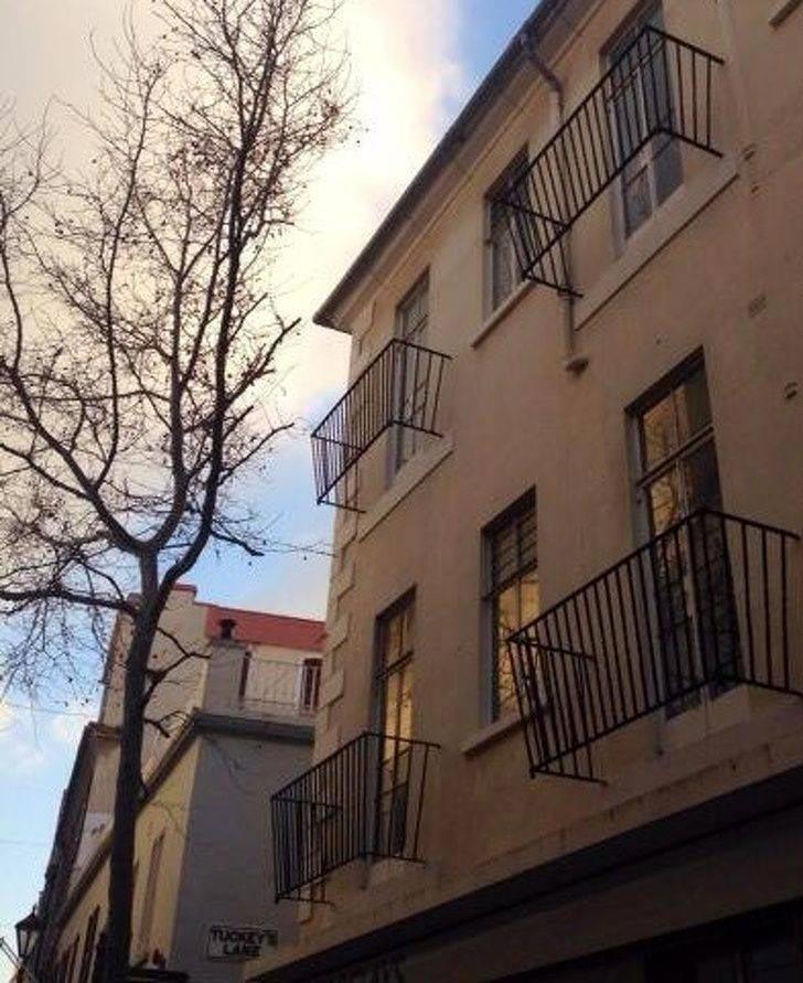 Неужели это нельзя было сделать нормально или 30 творений от мастеров с кривыми руками абсурдные вещи, криворукие мастера, мастера с кривыми руками, нелепые вещи