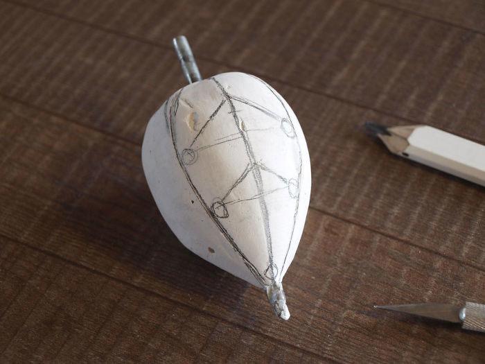 механический цветок, механический тюльпан, механический цветок расцветает от прикосновения