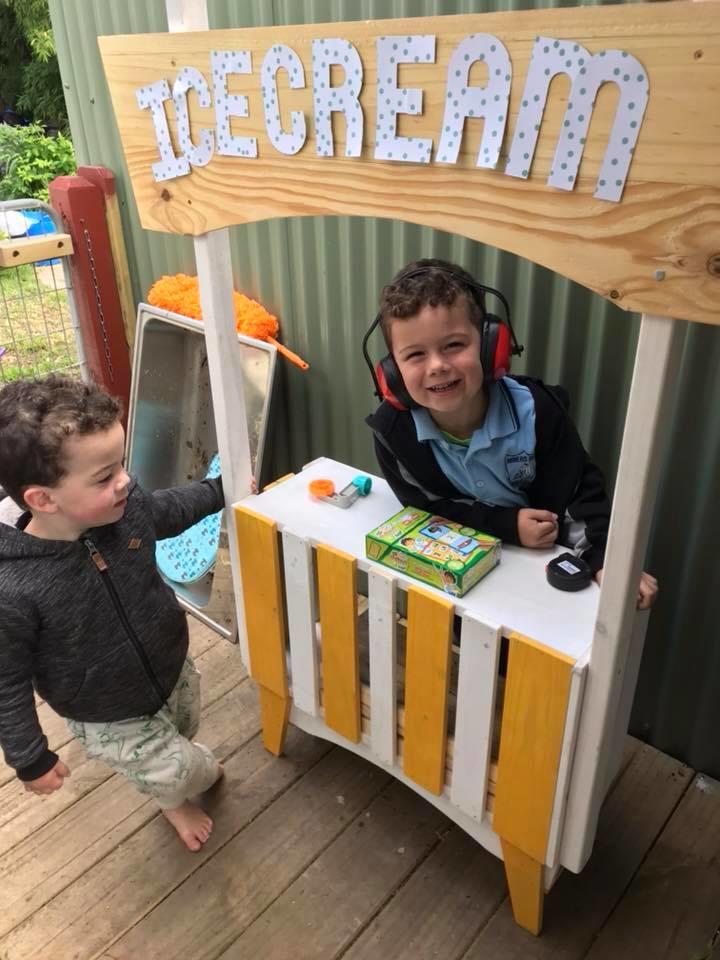 построила дом чтобы не брать ипотеку, собственный дом за 10000 долларов, женщина построила дом, построила дом для себя и детей