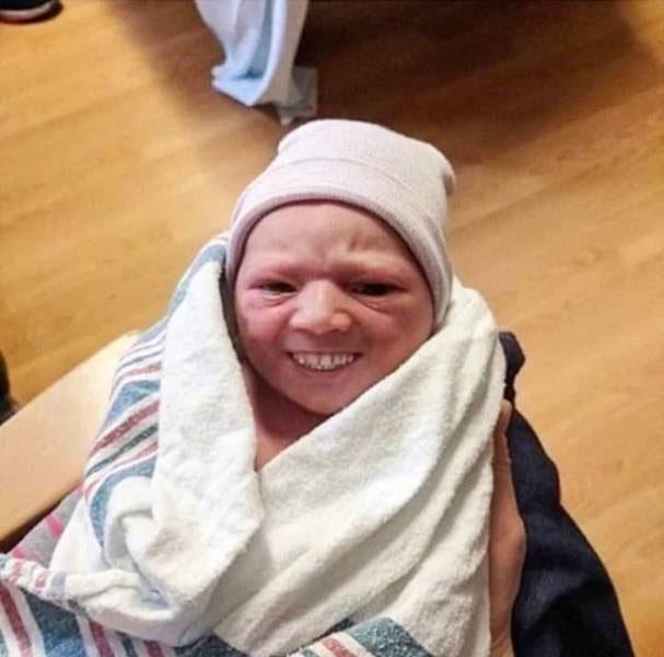 25 смешных младенцев с зубами, которые выглядят, как маленькие взрослые младенцы с зубами, если бы у младенцев были зубы, фото младенцев с зубами