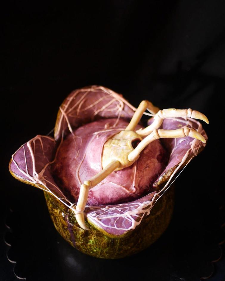 Пельмени, тазик с оливье и дохлый голубь — это не набор слов, а торты питерского кондитера nорт в виде тазика с оливье, торт в виде наггетсов, торт в виде дохлого голубя, кондитер fonya_alyona