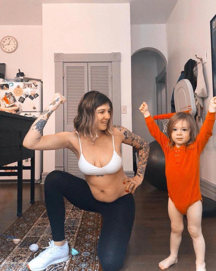 25 честных фотографий после родов, которыми делятся женщины, чтобы раскрыть правду честные фотографии после родов, женщины стали делиться честными фотографиями своих после рождения детей