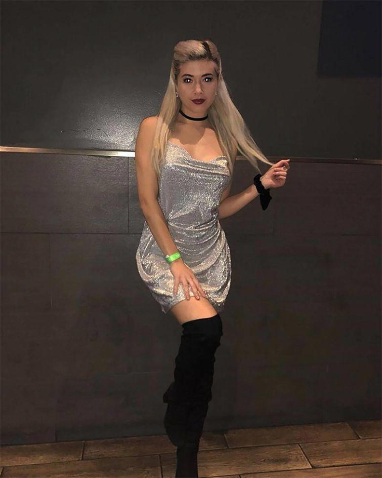 Сесилия Каталина Баез, обнимашки за деньги, объятия людей за деньги, обнимать людей за деньги