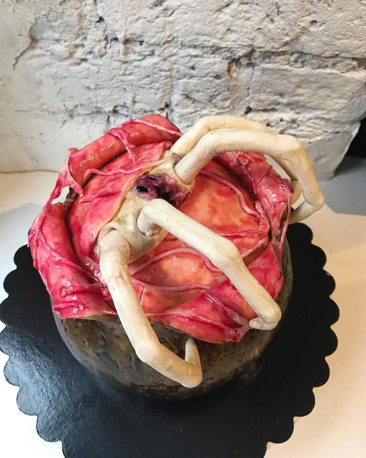 Пельмени, тазик с оливье и дохлый голубь — это не набор слов, а торты питерского кондитера nорт в виде тазика с оливье, торт в виде наггетсов, торт в виде дохлого голубя, кондитер fonya_alyona