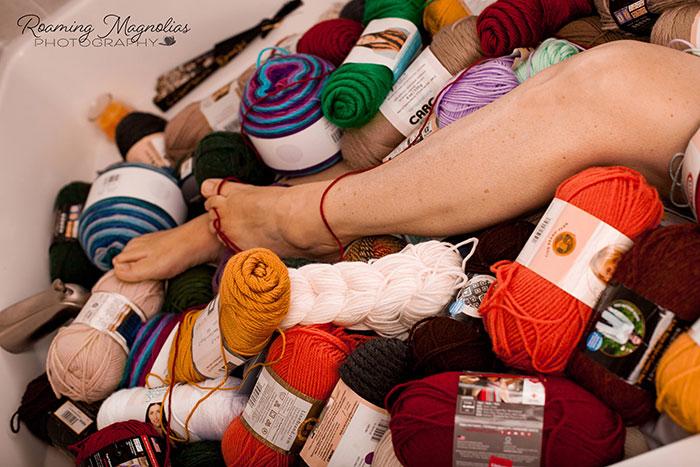  Саманта Бишоп, Samantha Bishop, фотосессия в ванне с пряжей, 