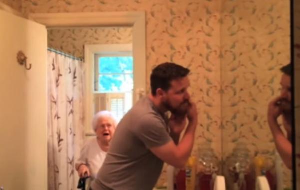 Внук сбрил бороду, которую безумно ненавидела его бабушка, на её столетие
