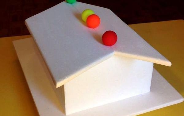шарики на крыше, оптическая иллюзия видео, оптическая иллюзия шарики на домике