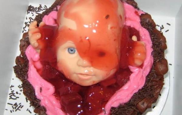 27 отвратитаельных и пугающих тортов, посвященных рождению ребенка