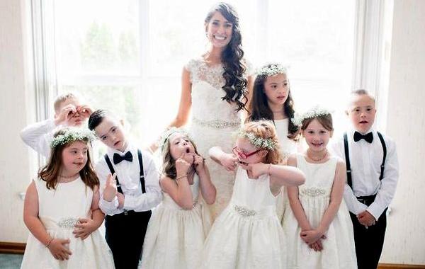 Учитель пригласила детей с синдромом Дауна на свадьбу, дети с синдромом Дауна на свадьбе