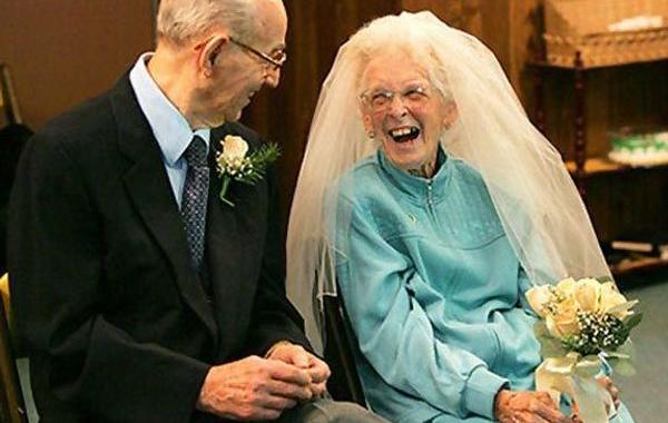 женатые пожилые пары, жениться никогда не поздно, свадьба пожилых