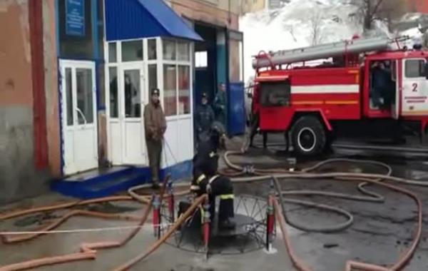 Тем временем в России: летающие пожарные и их "ковер-самолет"