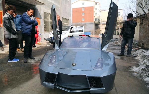 Дедушка построил мини-Lamborghini своими руками для маленького внука