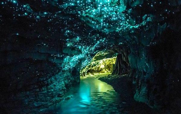 Звездное небо в пещере светлячков Вайтомо