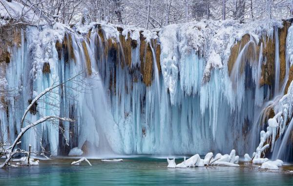 вода замерзшие водопады