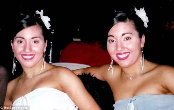 Сёстры-близняшки с одинаковыми пластическими операциями, Lucy Anna DeCinque