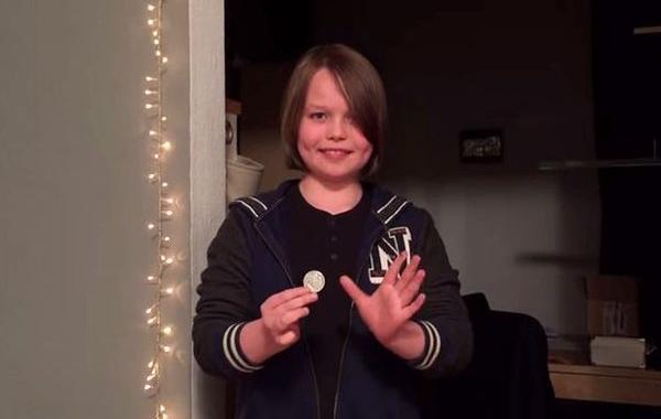 фокусы с монетой, 15-летний мальчик фокусы с с монетой,15-летний парень фокусы с монетой