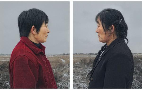 Портреты однояйцевых близнецов в возрасте 50 лет Gao Rongguo