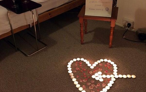 Парень хотел устроил подруге романтический сюрприз со свечами и спалил весь дом