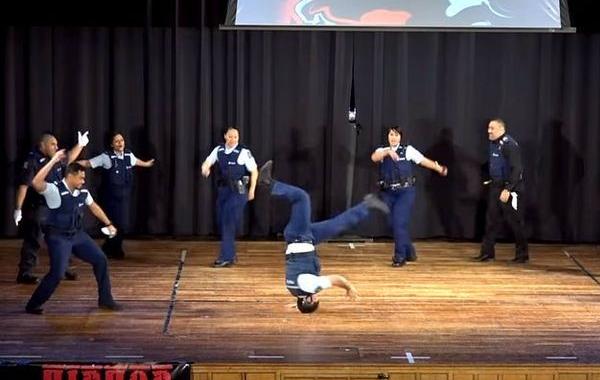 Hip Hop Unite 2016, хип-хоп танец полицейских из Новой Зеландии, hip-hop cops