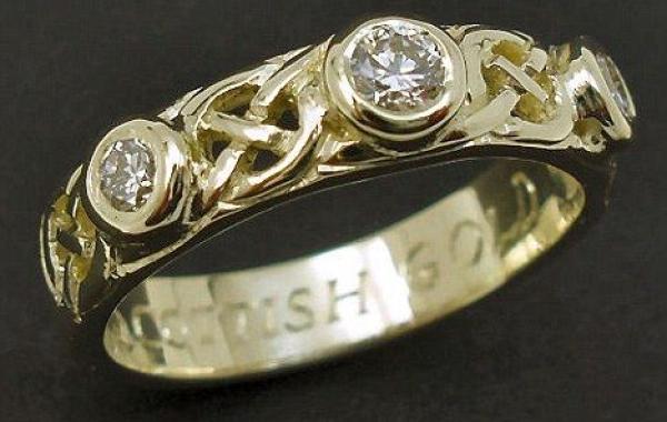 Кольцо из золота добыл сам 