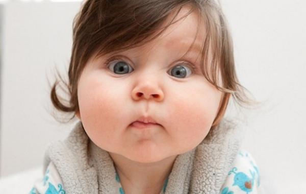 Милые малыши, пухлые щеки, фото