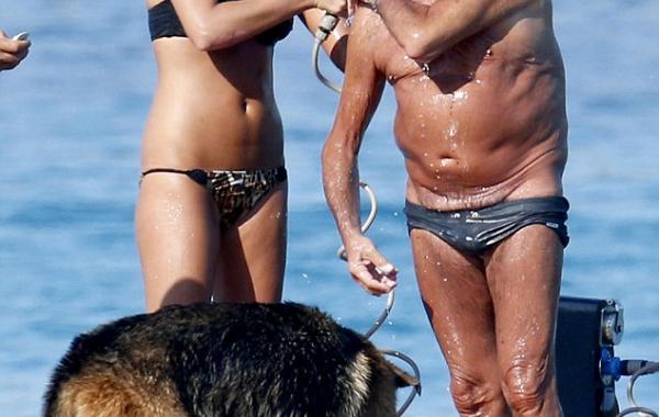 Роберто Кавалли на яхте с молодой любовницей