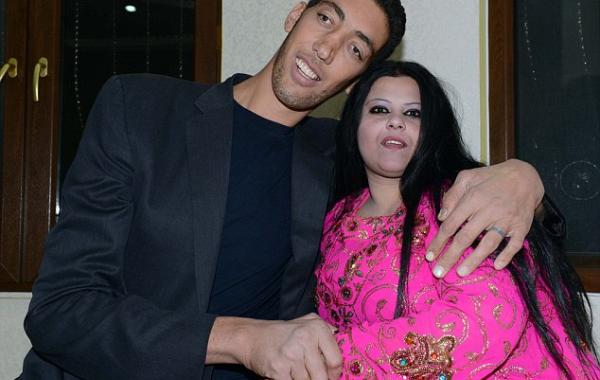 Женился самый высокий человек планеты Султан Султан Косэн (Sultan Kosen) на Мерв Дибо (Merve Dibo