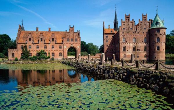 Старинные и загадочные замки