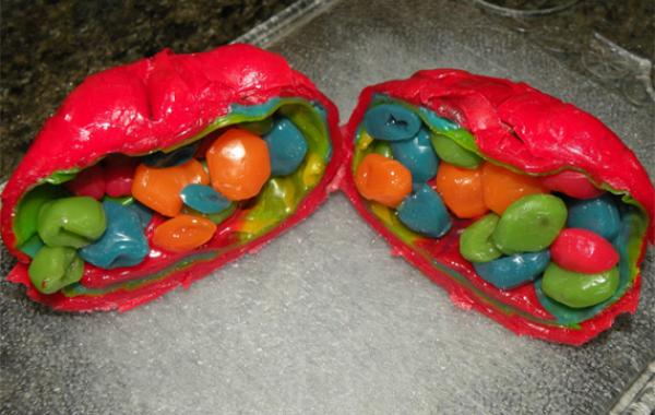 что это еда конфеты Fruit Gushers