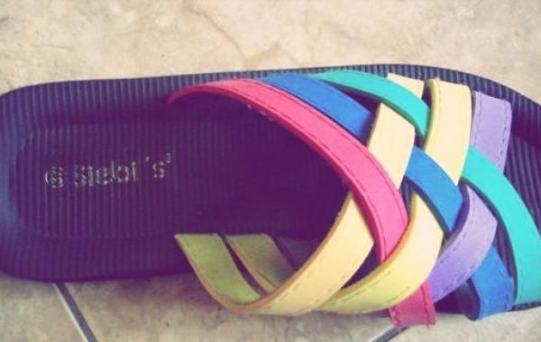 тапочки для тёщи, надпись на сланцах,прикол 