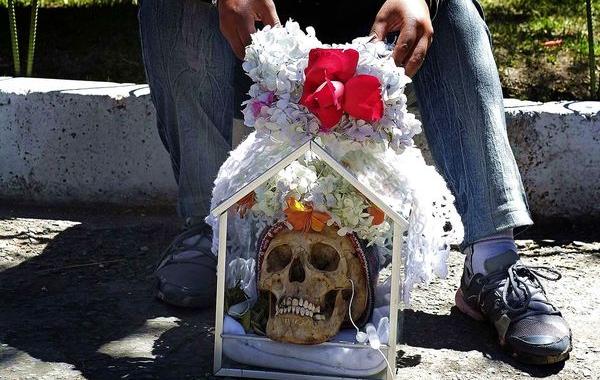 Украшенные черепа людей, День черепов, Боливия, Dia de los Natitas