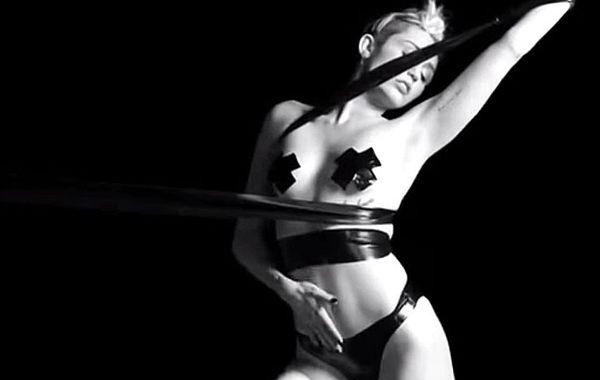 Майли Сайрус Tongue Tied, Miley Cyrus Tongue Tied, клип Майли Сайрус откроет фестиваль в Нью-Йорке