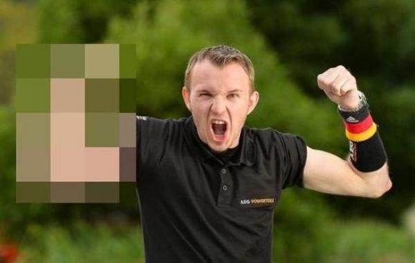 парень с одной накаченной рукой, армрестлер с накачанной рукой,  Маттиас Шлитте, Matthias Schlitte