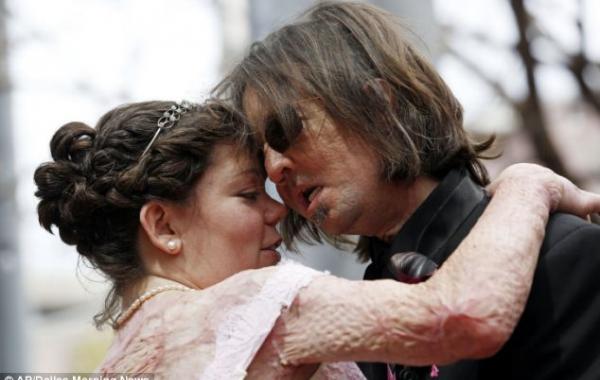 Человек без лица, женился, свадьба, Даллас Винс, Нэш