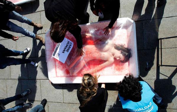 День без мяса с "человеческим мясом"