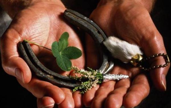 Истории появления самых распространенных суеверий