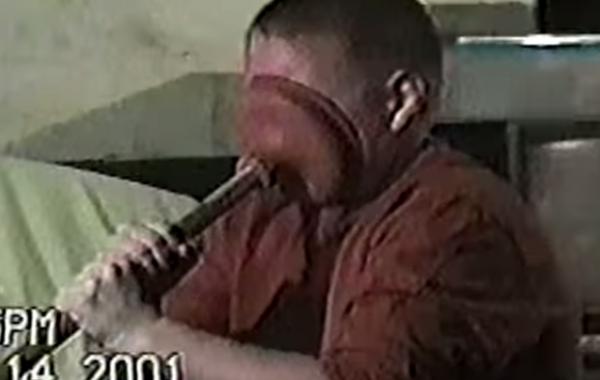 дети застряли, застрявшие дети, любопытные дети