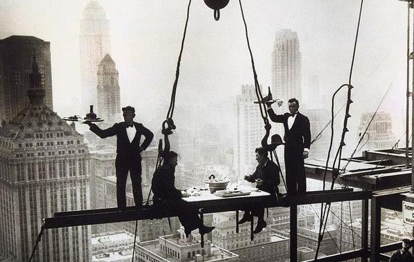 бесстрашные американские строители, экстремальные фотографии американских строителей, стройка небоскребов, строители без страховки