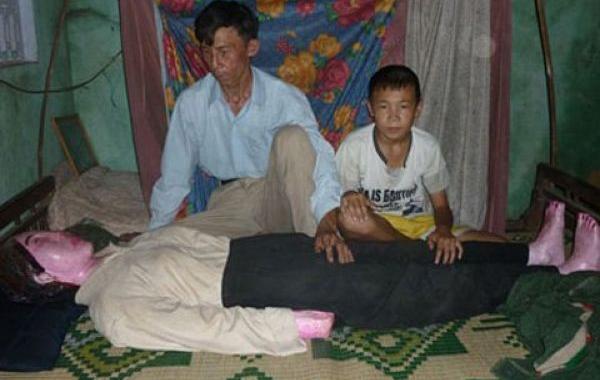 Вьетнамец Ле Ван спит с мертвой женой