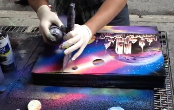 Уличный художник создаёт восхитительный космический рисунок за 6 минут