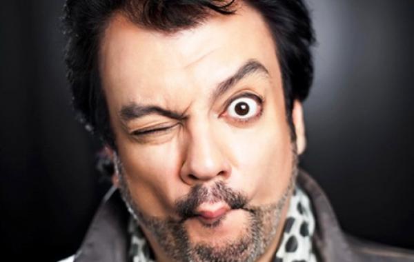 Филипп Киркоров прикалывается над собой в новом клипе на песню "Троллинг"