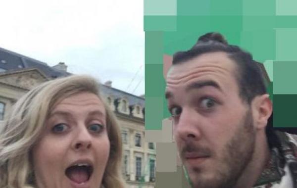 дерево скульптура в Париже, пошлая парижская скульптура, Пола Маккарти, Paul McCarthy