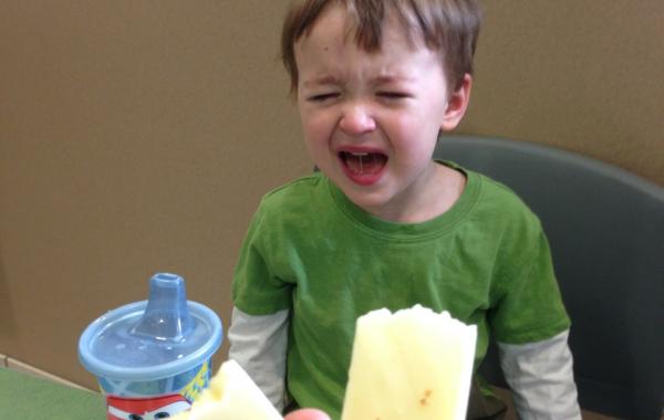 почему плачет мой сын ребёнок плачет капризы