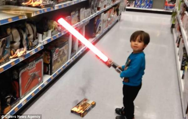 Папа превратил своего сына в супергероя, Daniel Hashimoto