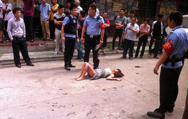 Китаец хотел заживо сжечь свою беременную девушку