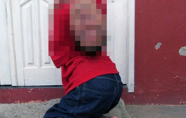 Claudio Vieira de Oliveira  Клаудио Виейра де Оливейра,  мужчина с перевёрнутой головой 