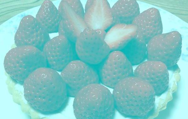 нет ни одного красного пикселя, фото клубники оптическая иллюзия, Акиёши Китаока, Akiyoshi Kitaoka