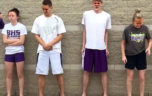 подросткам прыснули в лицо перцовым баллончиком, прыснули в лицо перцовым баллончиком видео