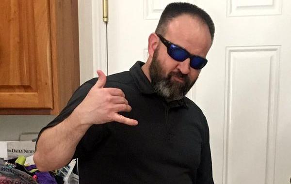 папа описался, папа поддержал дочь описалась в детском саду, папа намочил штаны