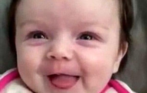 сказала маме привет 10 недель, 10-недельная девочка сказала маме привет, ребенок сказал маме привет 10 недель